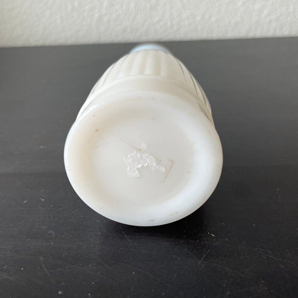 Vintage 1930s White Milk Glass Shaker // Ribbed Sides Metal Top 5.5" Tall - Picture 4 of 5